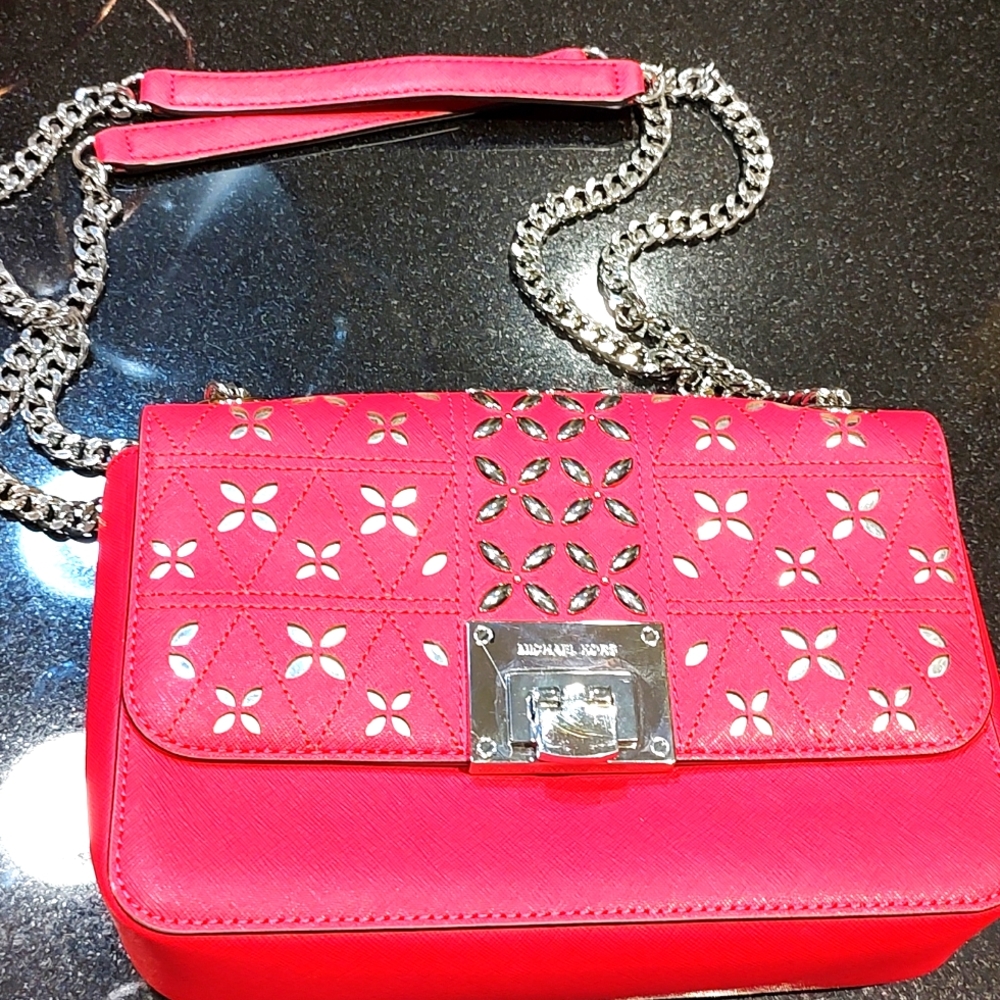 MK hot pink purse 👛